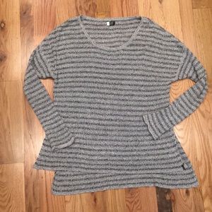 Volcom lightweight super soft sweater, high/low